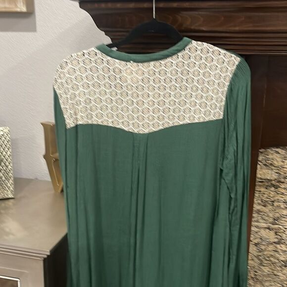 Hayden Flowy Shirt Size Med - Picture 4 of 4